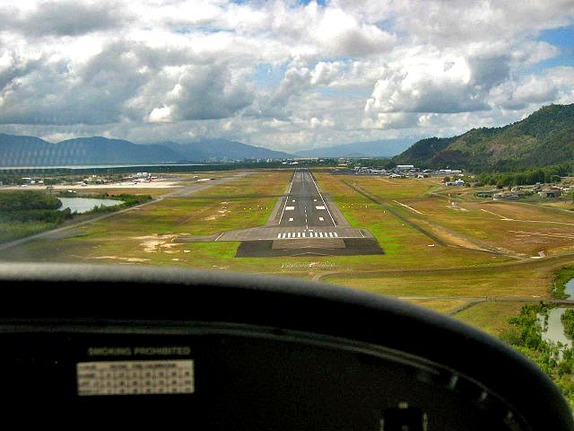 A 435 Atterrissage a Cairns.jpg